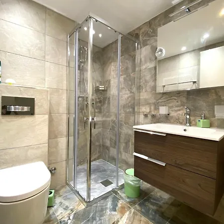 Adler 81 Апартаменты Лойкербад